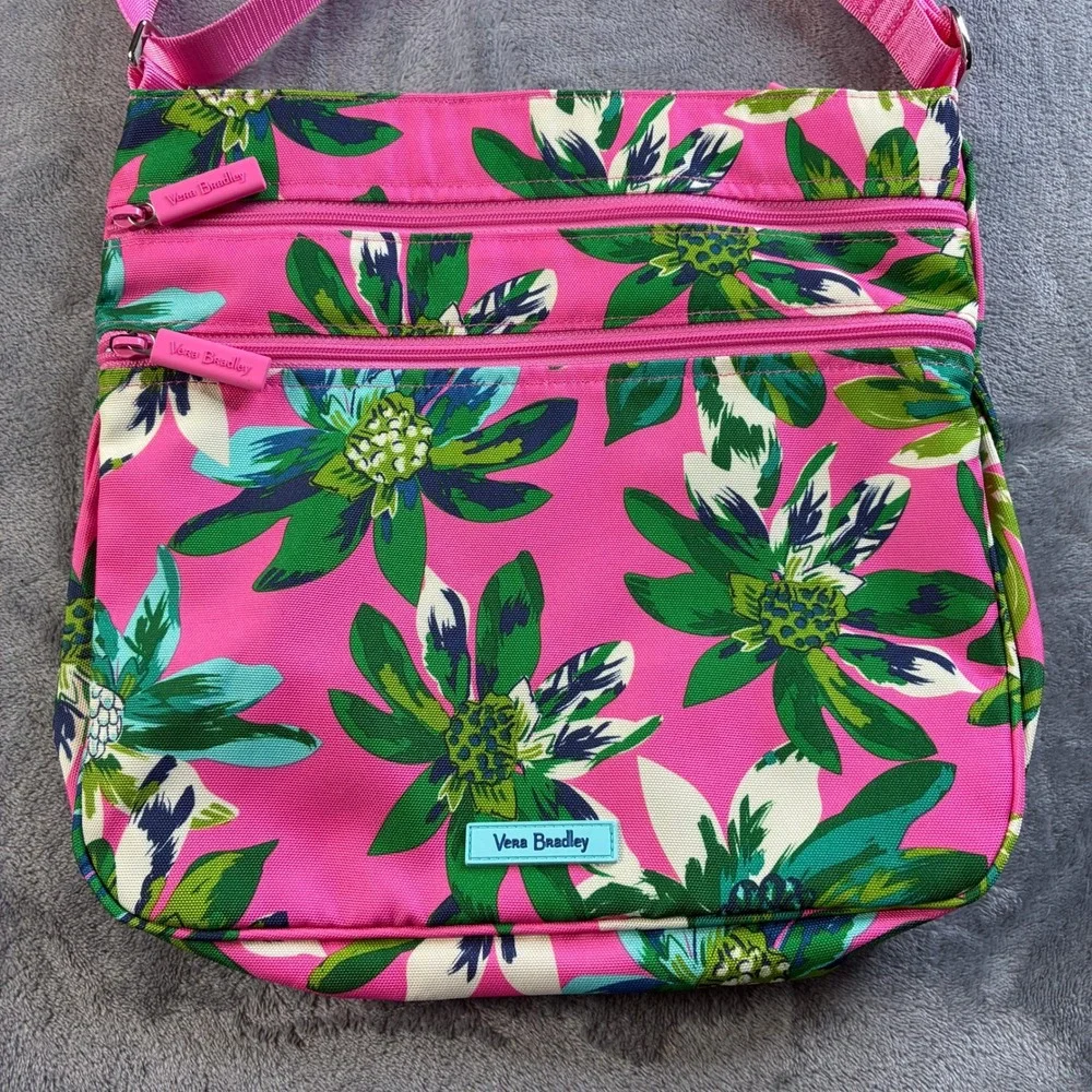 Vera Bradley Triple Zip Hipster Pink Floral Crossbody‎ Bag Tropical Paradise